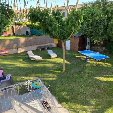 Chez Marinette Апартаменты Le Cailar